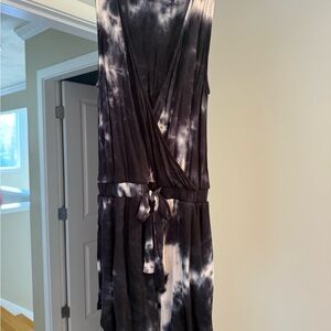 Chic Black and White Tie-Dye Jumpsuit with Belt